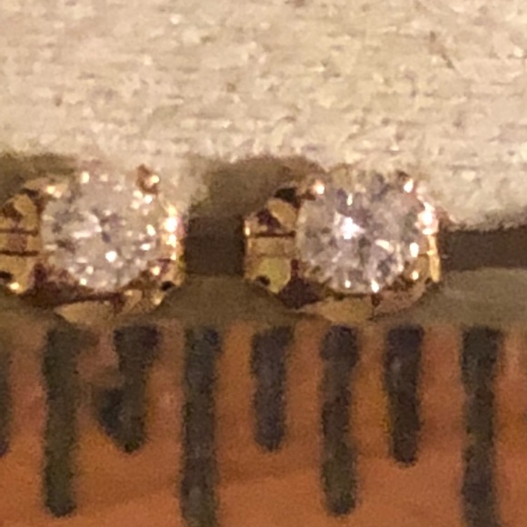 14K Diamond earrings - Picture 4 of 7